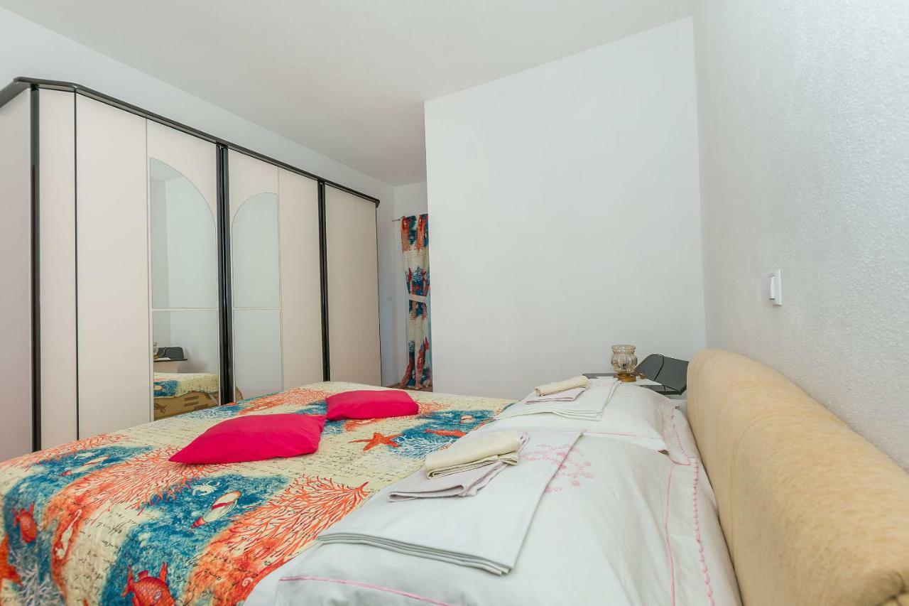 Apartments Kristina Omiš Εξωτερικό φωτογραφία