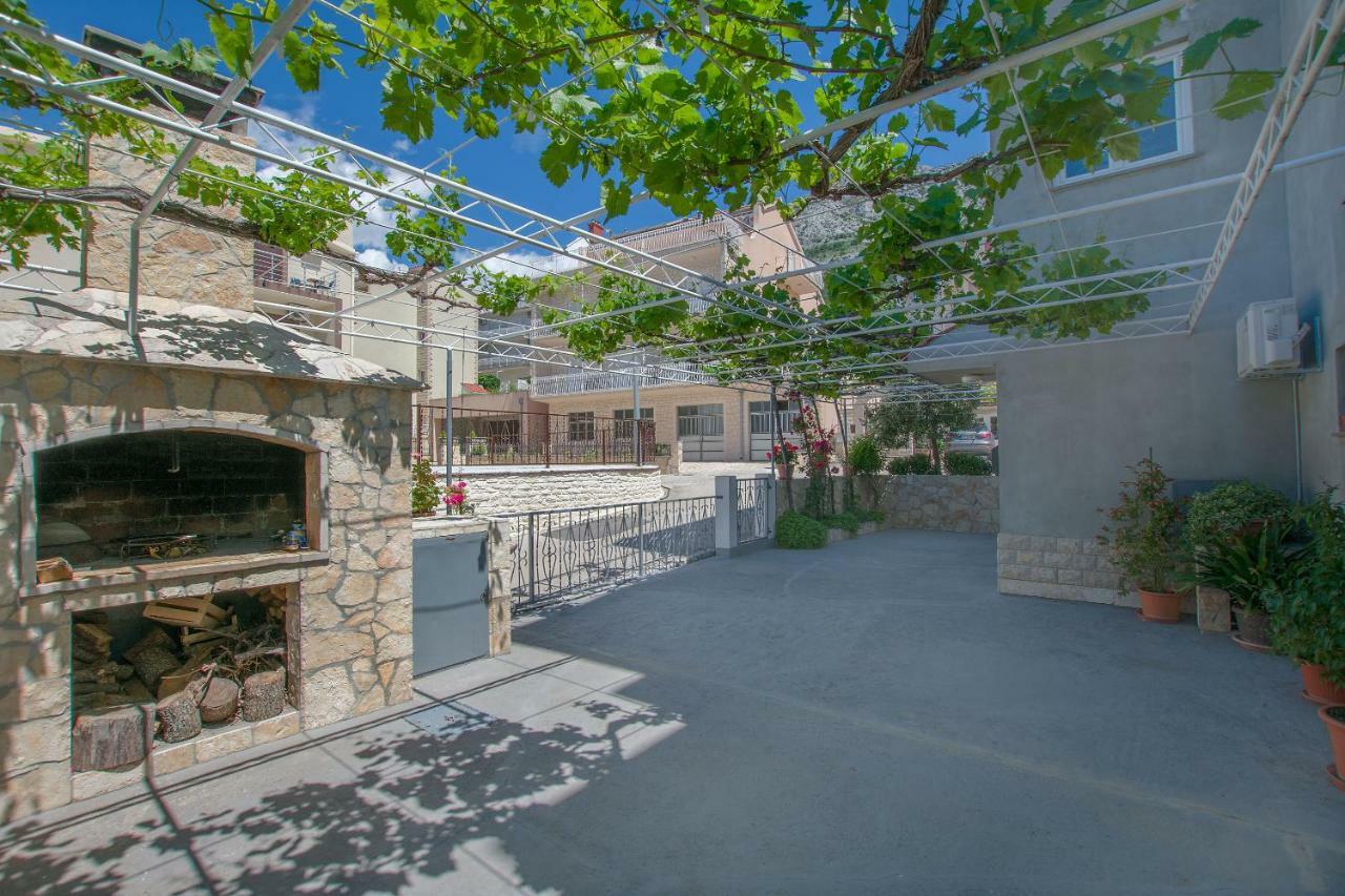 Apartments Kristina Omiš Εξωτερικό φωτογραφία